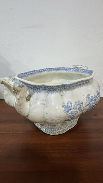Antique Ironstone Earthenware Tureen – “New Ironstone Decor” (England)