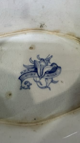 Antique Ironstone Earthenware Tureen – “New Ironstone Decor” (England)