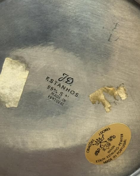 Horse sculpture in pure pewter.