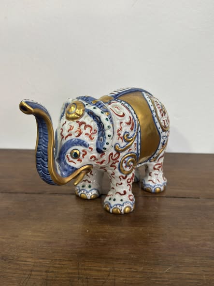 Elefante em Porcelana Le Porcellane (Florença) — Ouro Brunido e Arabescos (c. 1990)