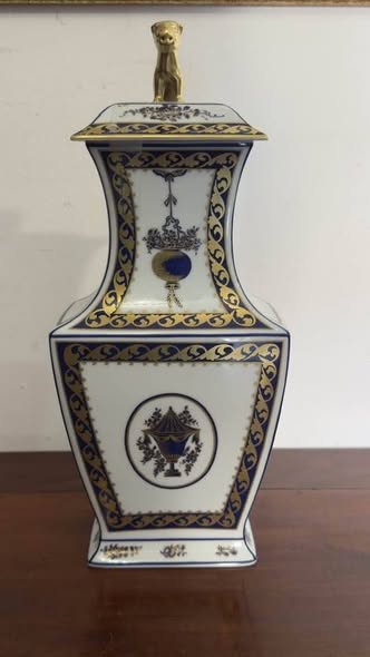 Talha Oriental com Tampa em Porcelana Vista Alegre – Decoração Prestige Azul / Estilo Companhia das Índias