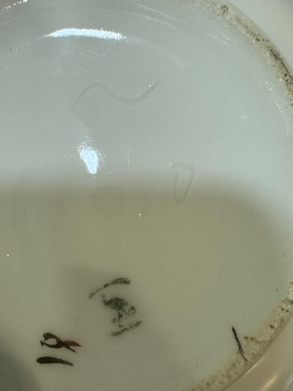 Bule Antigo Vista Alegre Padrão Dama - Porcelana com Retrato e Dourado (1881-1921)