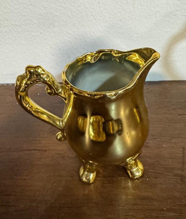 Conjunto de Chá em Porcelana Dourada –  Século XX