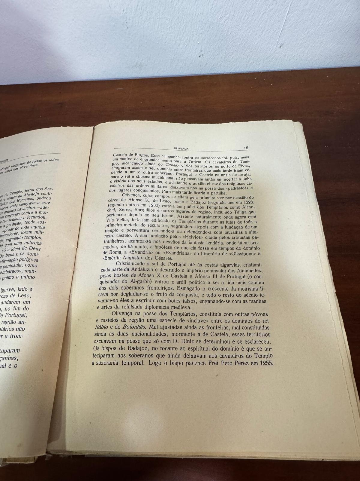 Olivença - J. Sequeira e Rocha Júnior - Livro Histórico sobre Cidade Portuguesa - Portugália Editora