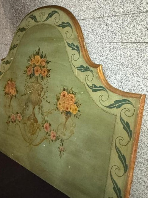 Cabeceira de Cama Pintada à Mão - Verde Sage com Rosas e Dourados - Mobiliário Artístico Vintage