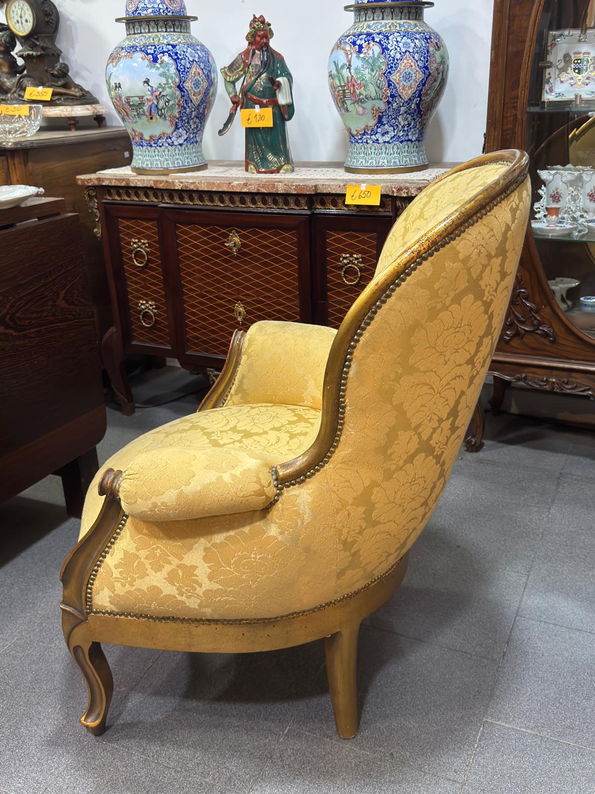 Cadeira Estilo Luís XV com Estofado Dourado Damasco