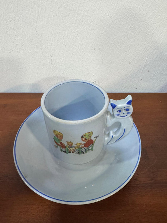 Chávena Infantil Vista Alegre com Pega de Gato - Porcelana Portuguesa Vintage