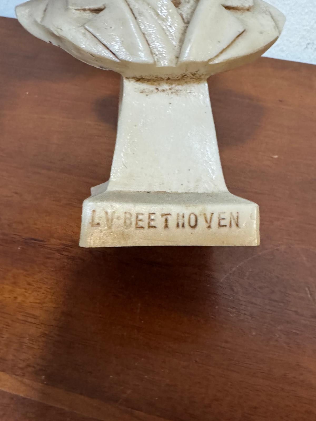 Busto Decorativo de Beethoven – Resina Bege | Escultura Clássica