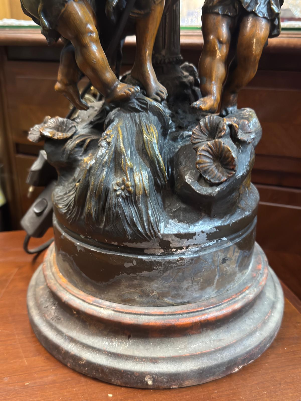 Candeeiro de Mesa Antigo em ferro