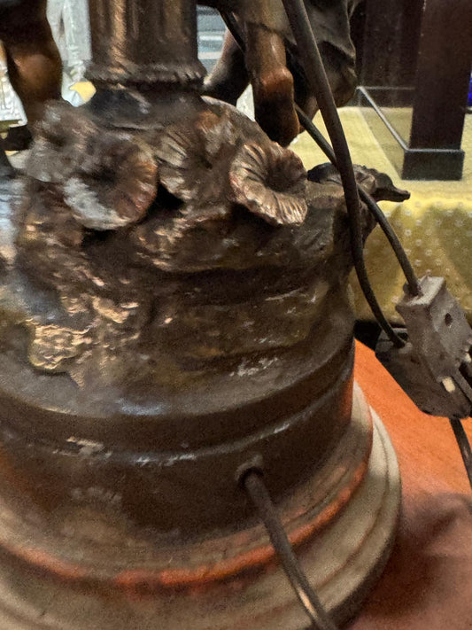 Candeeiro de Mesa Antigo em ferro