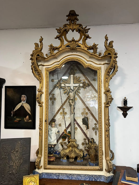 Oratório Barroco / Rococó Antigo em Madeira Entalhada e Dourada (Apenas Caixa)