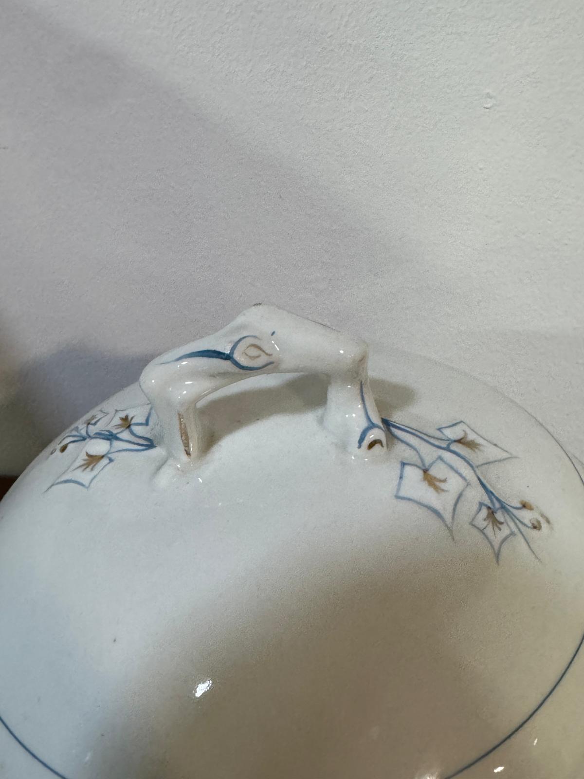 Sopeira Antiga Vista Alegre - Decoração Floral Azul e Dourada - Casa Buisson Porto