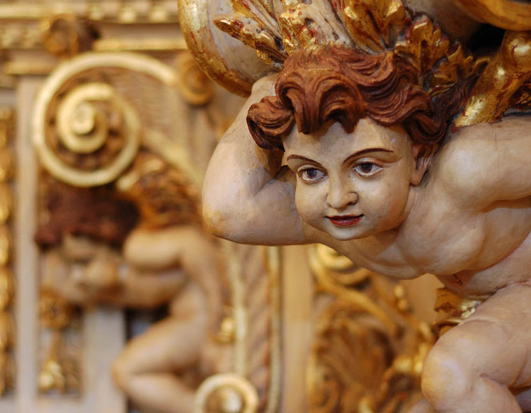 Esculturas e talha dourada religiosa dos séculos XVII–XX em madeira e policromia