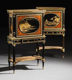 Mobiliário antigo em madeira maciça restaurado dos séculos XVIII–XX