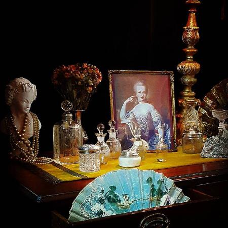 Peças decorativas, esculturas e centros de mesa para sala e hall