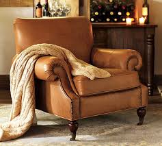 Sofás e cadeirões vintage restaurados estofos e madeiras de época