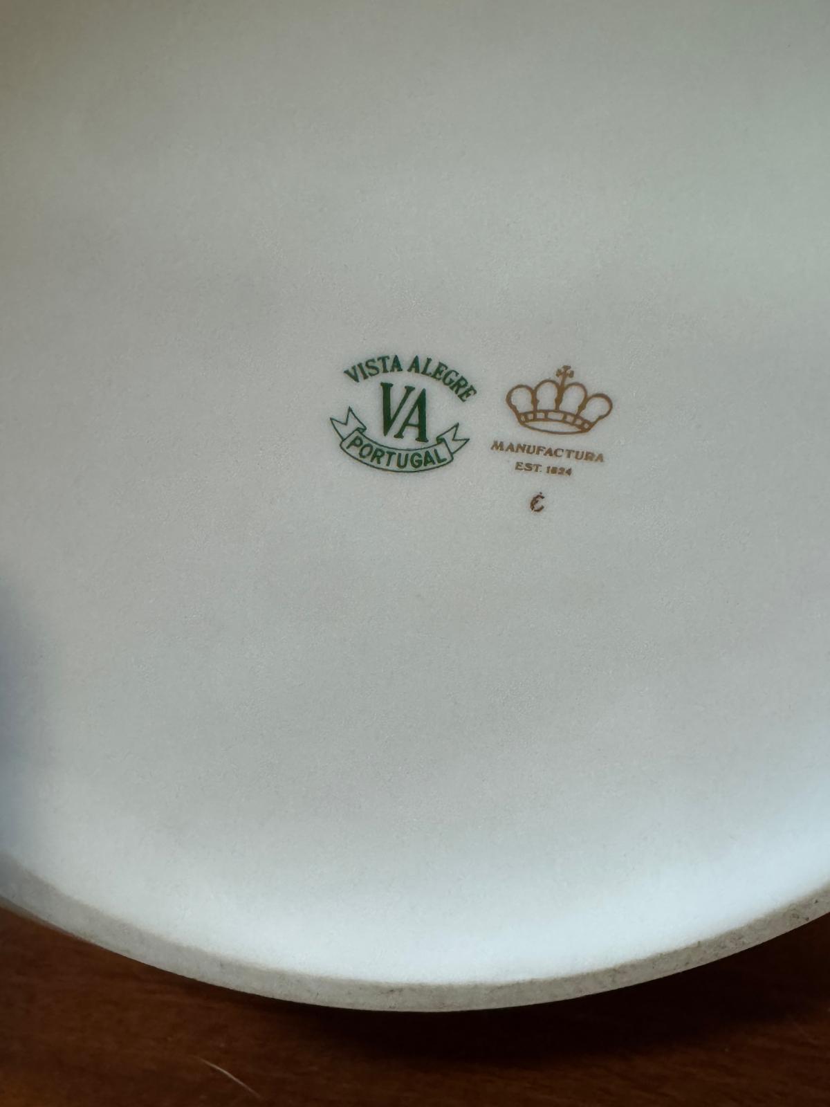 Pote de Porcelana Vista Alegre com Tampa - Decoração Floral Pintada à Mão