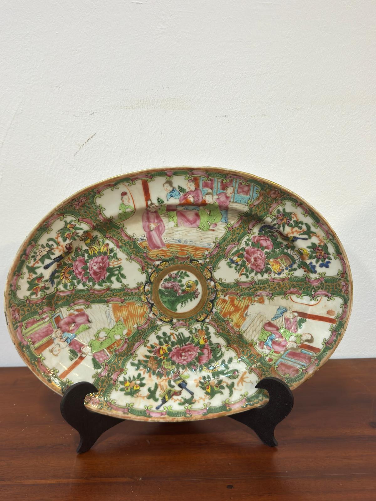Prato Canton Medalhões Florais - Porcelana Chinesa Século XIX
