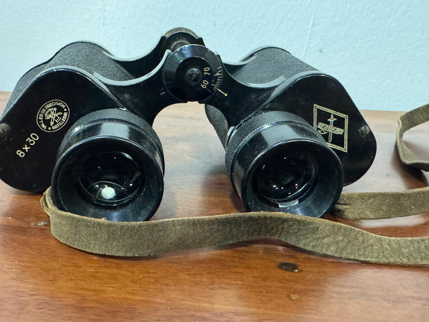 Binóculos Vintage 8x30 com Estojo em Couro - Conjunto Completo de Época