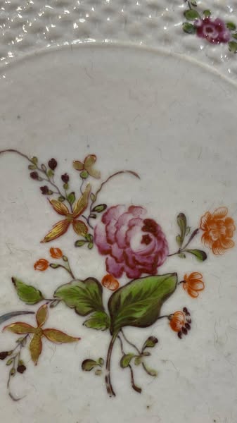 Porcelana Chinesa de Exportação – Base de Cesto Redondo