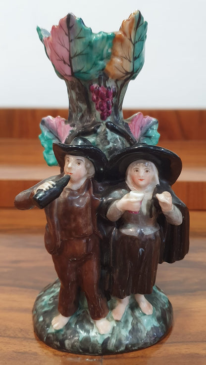 Paliteiro Vista Alegre  “Casal nas Vindimas” – c. 1870–1880