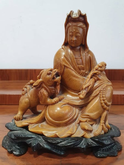 Guanyin com Cão Foo – Escultura em Pedra Sabão Shoushan