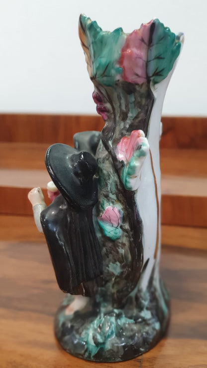 Paliteiro Vista Alegre  “Casal nas Vindimas” – c. 1870–1880