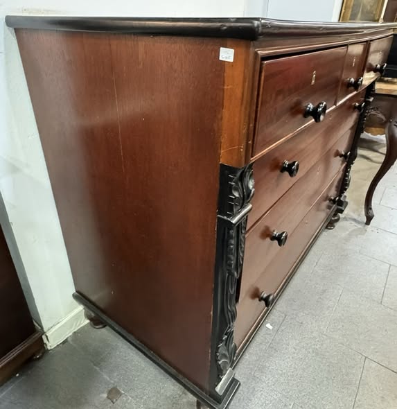 Cómoda Vitoriana Original em Mogno – Século XIX (Scotch Chest of Drawers)