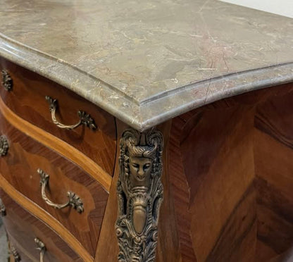 Meia Cómoda Estilo Luís XV — Elegância em Formato Compacto