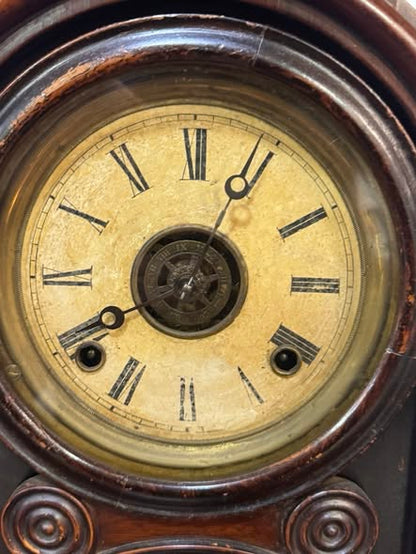 Relógio de Mesa Americano em Pau-Santo (c. 1870–1890)