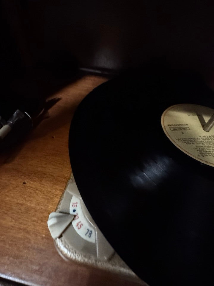 Consola de Rádio e Gira-Discos Schaub Lorenz com Colunas – Estilo Mid-Century Modern (Anos 50/60)