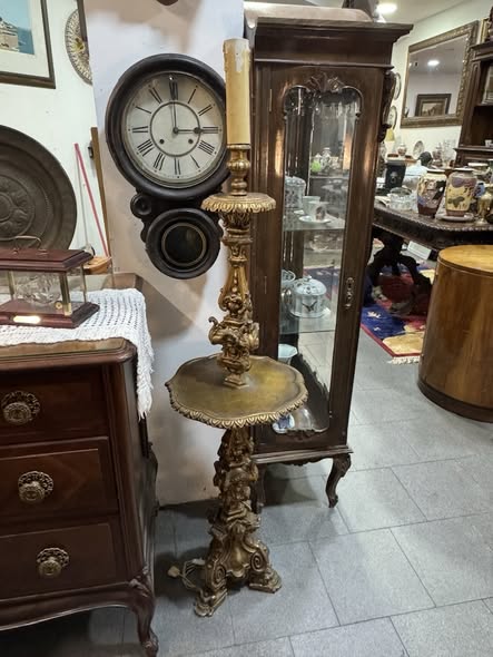 Mesa-Pedestal Dourada Entalhada – Estilo Rococó Revival (séc. XIX-XX)