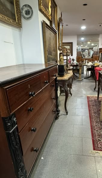 Cómoda Vitoriana Original em Mogno – Século XIX (Scotch Chest of Drawers)
