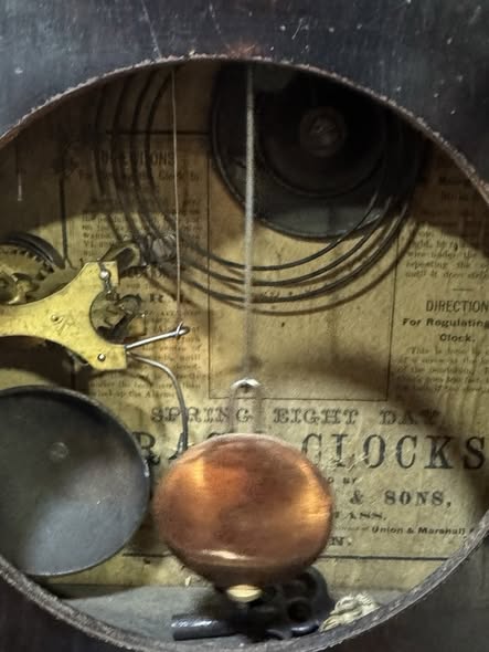 Relógio de Mesa Americano em Pau-Santo (c. 1870–1890)