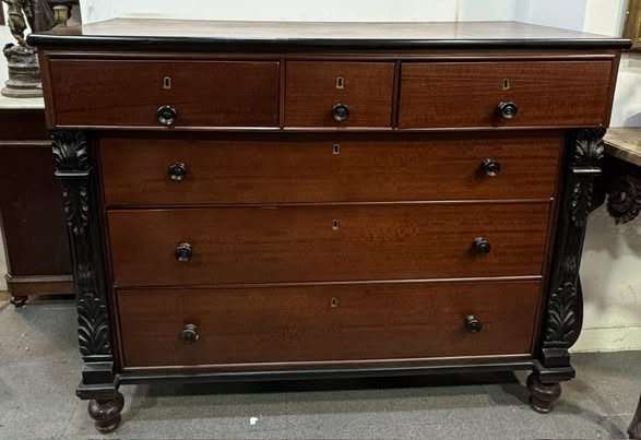 Cómoda Vitoriana Original em Mogno – Século XIX (Scotch Chest of Drawers)