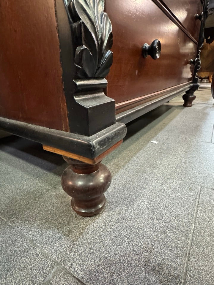 Cómoda Vitoriana Original em Mogno – Século XIX (Scotch Chest of Drawers)