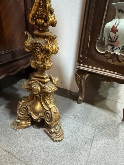 Mesa-Pedestal Dourada Entalhada – Estilo Rococó Revival (séc. XIX-XX)