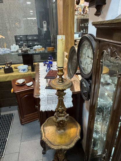 Mesa-Pedestal Dourada Entalhada – Estilo Rococó Revival (séc. XIX-XX)