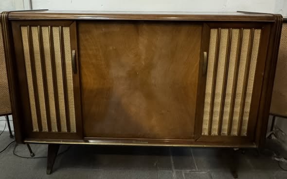 Consola de Rádio e Gira-Discos Schaub Lorenz com Colunas – Estilo Mid-Century Modern (Anos 50/60)