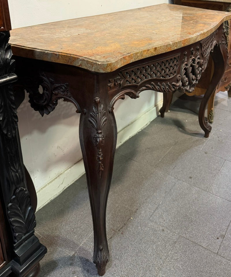 Consola Antiga Estilo Luís XV em Mogno com Tampo de Mármore – Elegância Clássica