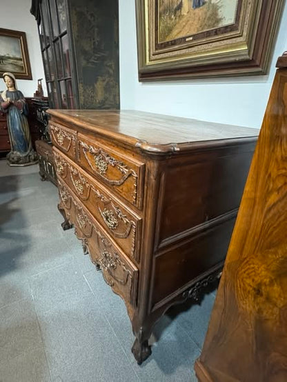 Cómoda Antiga Estilo Luís XV – Elegância Clássica com Valor Histórico