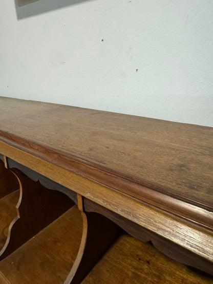 Escrivaninha Antiga com Frente Inclinada – Estilo Chippendale