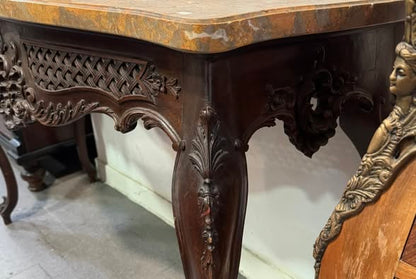 Consola Antiga Estilo Luís XV em Mogno com Tampo de Mármore – Elegância Clássica