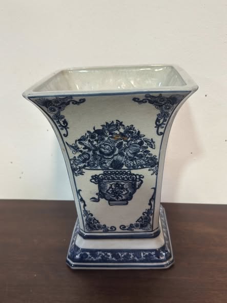Vaso em Porcelana Azul e Branco - Decoração Floral Oriental