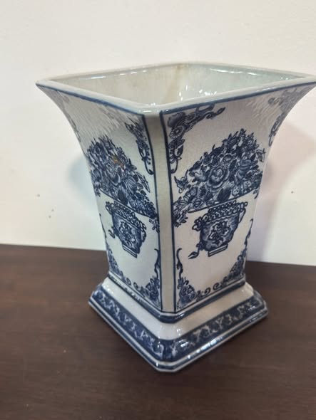 Vaso em Porcelana Azul e Branco - Decoração Floral Oriental