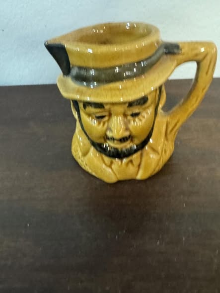 Caneca Decorativa em Cerâmica - Figura de Marinheiro