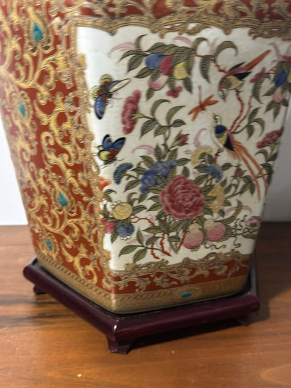 Vaso Chinês Hexagonal com Detalhes em Ouro e Turquesa