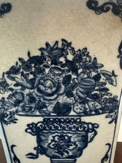 Vaso em Porcelana Azul e Branco - Decoração Floral Oriental