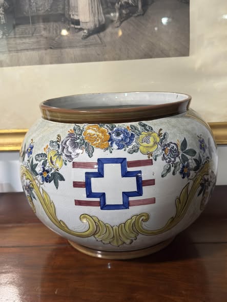 Cachepot Fábrica do Carvalhinho - Faiança Portuguesa com Cruz Heráldica