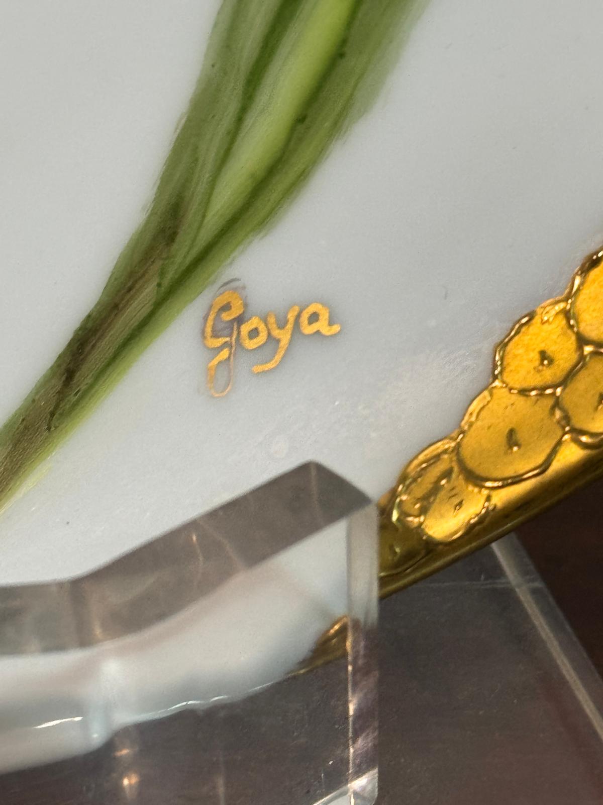 Prato Decorativo Vista Alegre com Íris Pintado à Mão - Goya 09